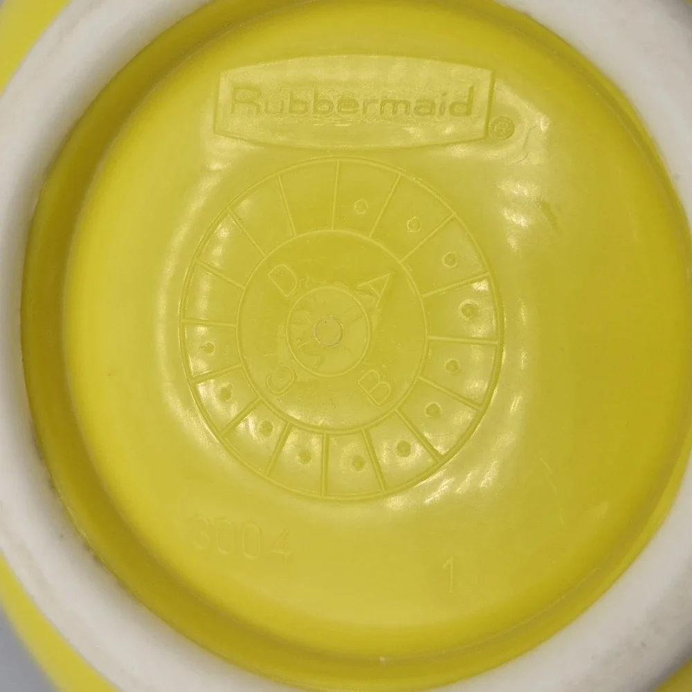 RUBBERMAID 3 Cup 700 ML‎ Yellow Mixing Bowl Pour Spout Handle #3004 5.75